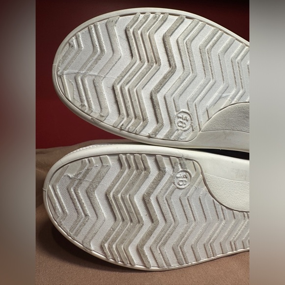 SO Slip On Canvas Sneakers Pink Blue White Tie Dye Women’s Size 9.5 - Picture 10 of 10